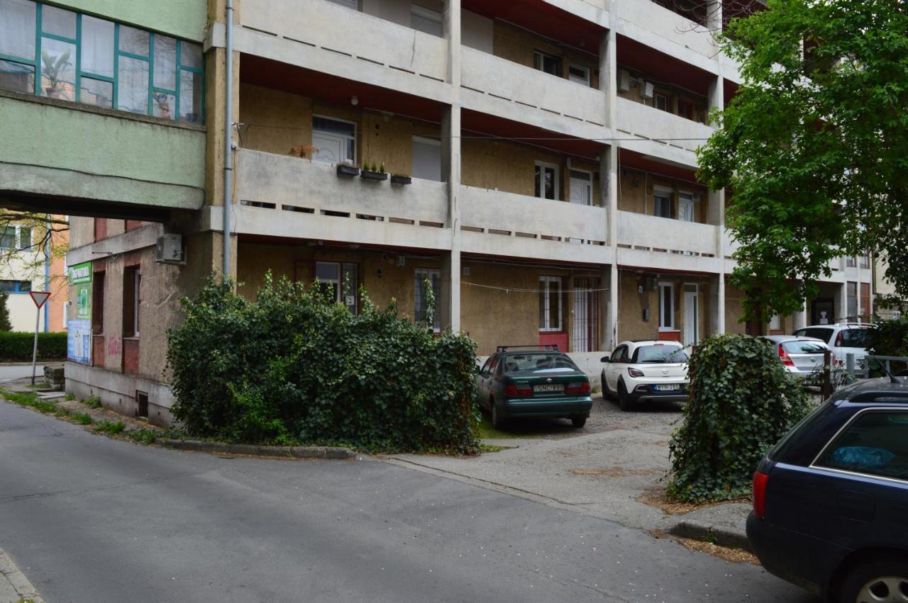 Belvarosi Apartman Печ Экстерьер фото